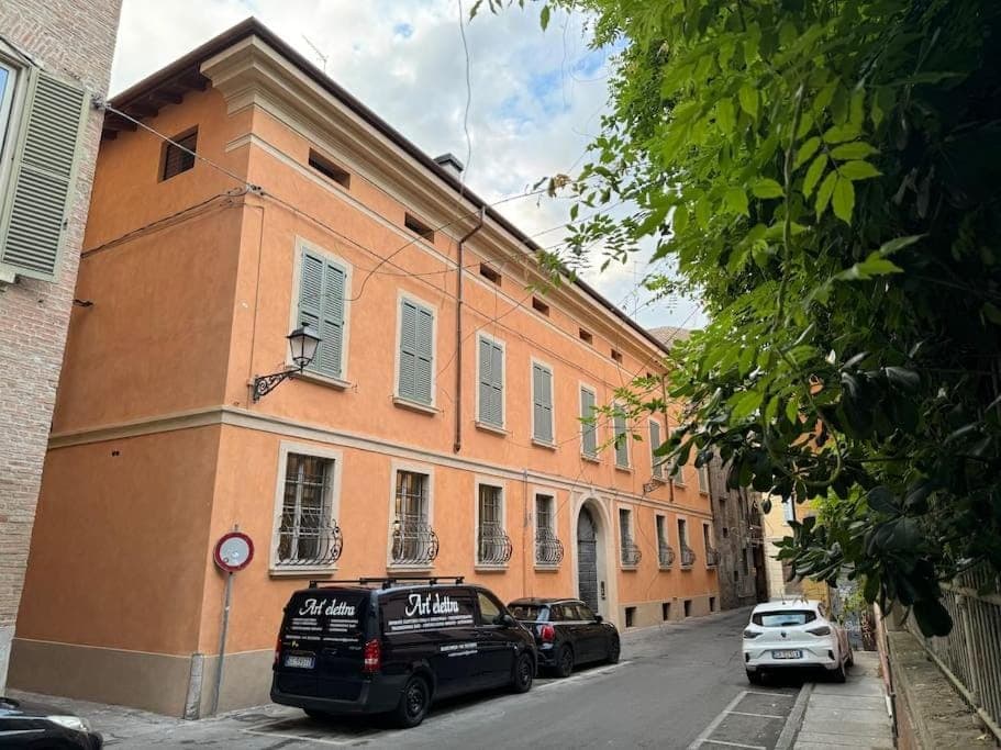 Property building, Street view