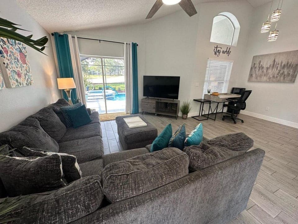 Updated Pool Villa Southern Dunes House in Haines City