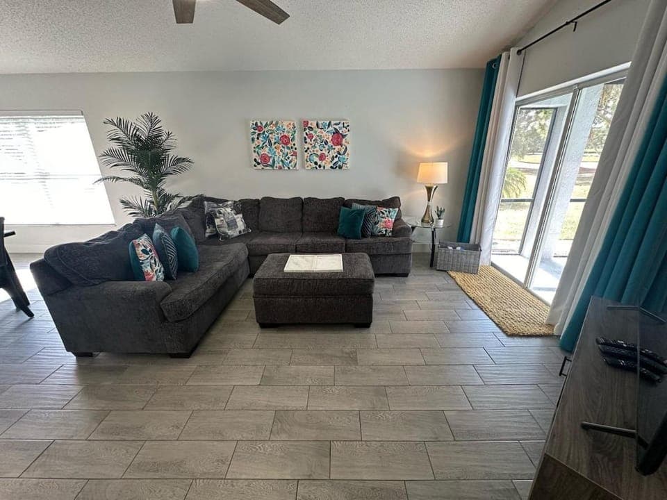 Updated Pool Villa Southern Dunes House in Haines City