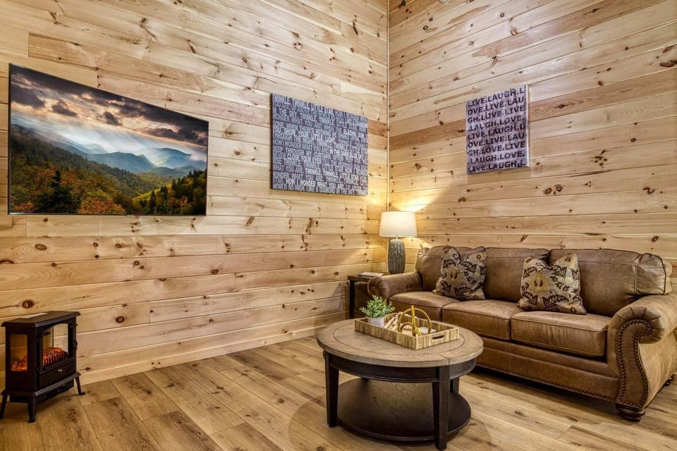 Oasis, Pickleball Court, Creek, WIFI, Mountain Views, Starting at 79" House in Jenkins Mill