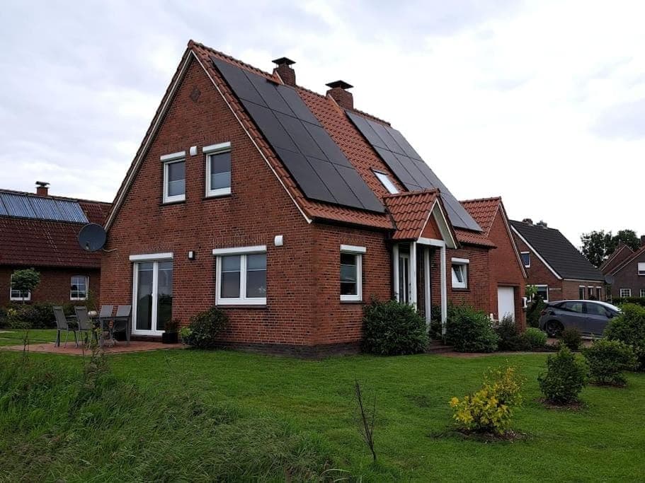 Property building, Garden, Balcony/Terrace