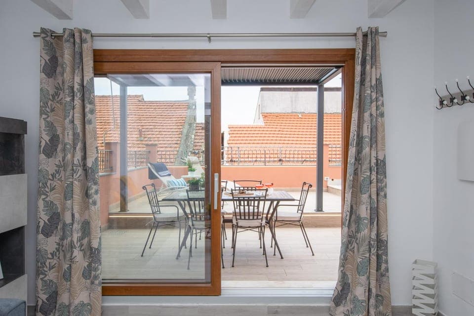 Patio, View (from property/room), Balcony/Terrace, Living room, Seating area, Dining area