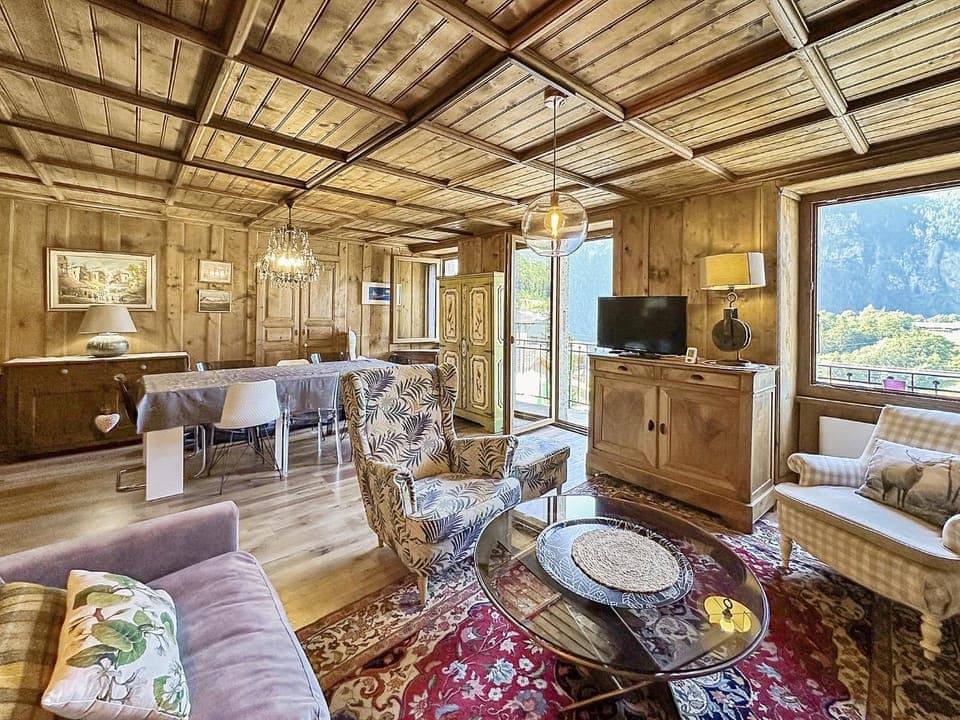 Communal lounge/ TV room, Living room