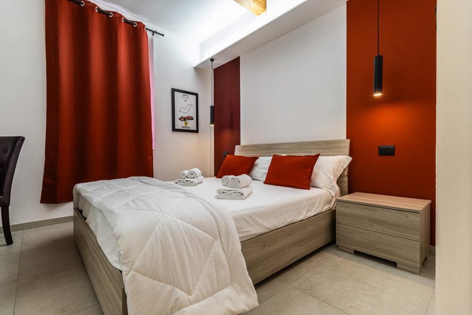 Bed, Living room, Photo of the whole room, Bedroom