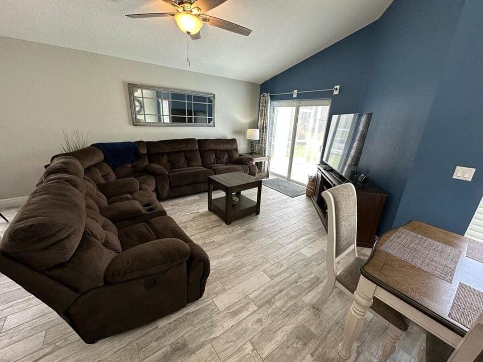 Fully Updated Holiday Villa Southern Dunes South Facing Pool House in Haines City