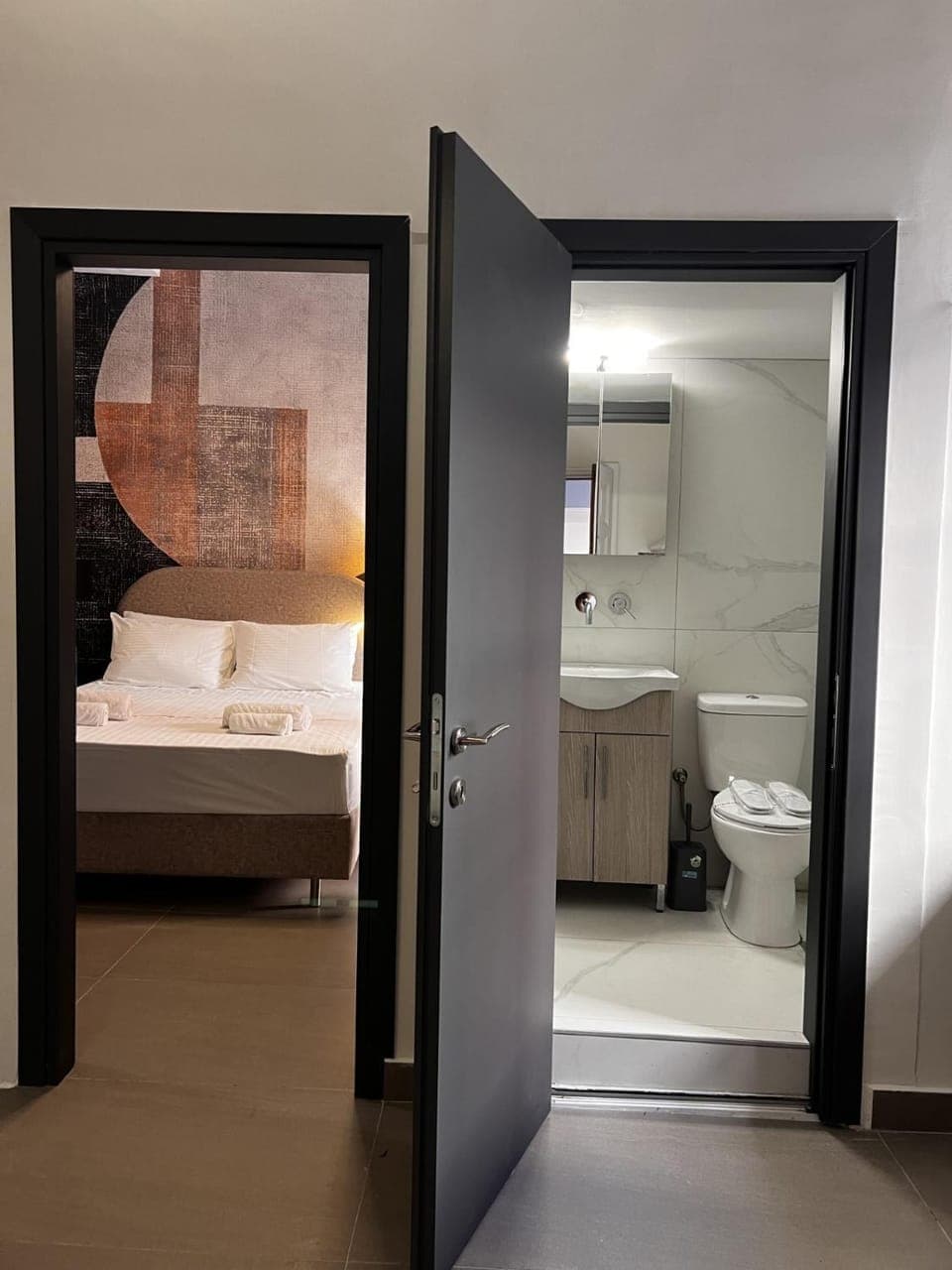 Shower, Toilet, Bed, Bathroom, Bedroom, towels