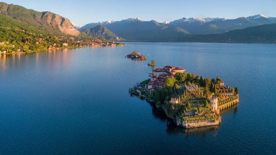 Nearby landmark, Lake view, Mountain view