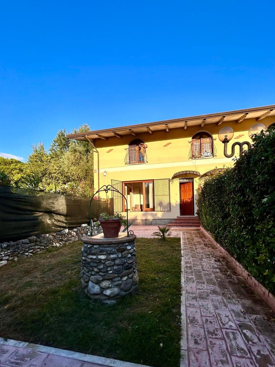 Property building, Spring, Day, Garden, Garden, Garden view