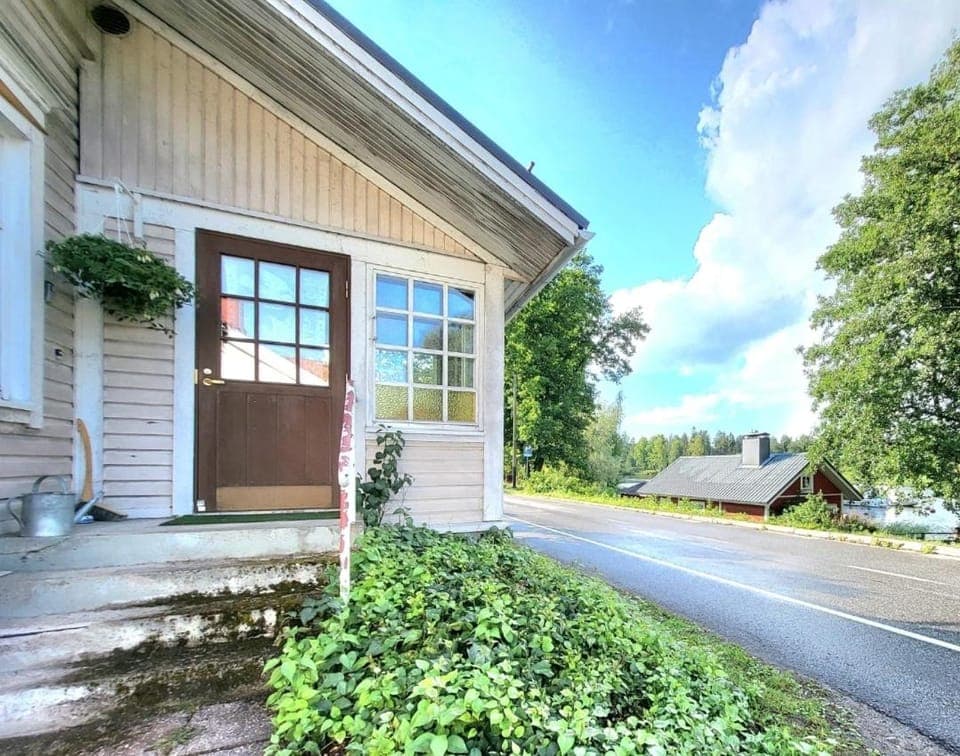 Property building, Day, Street view