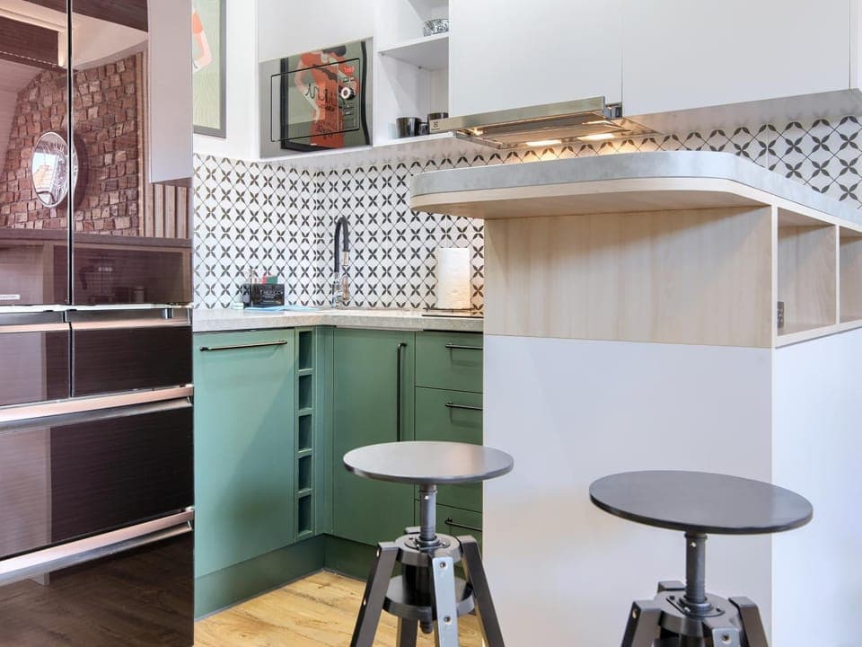 Kitchen or kitchenette