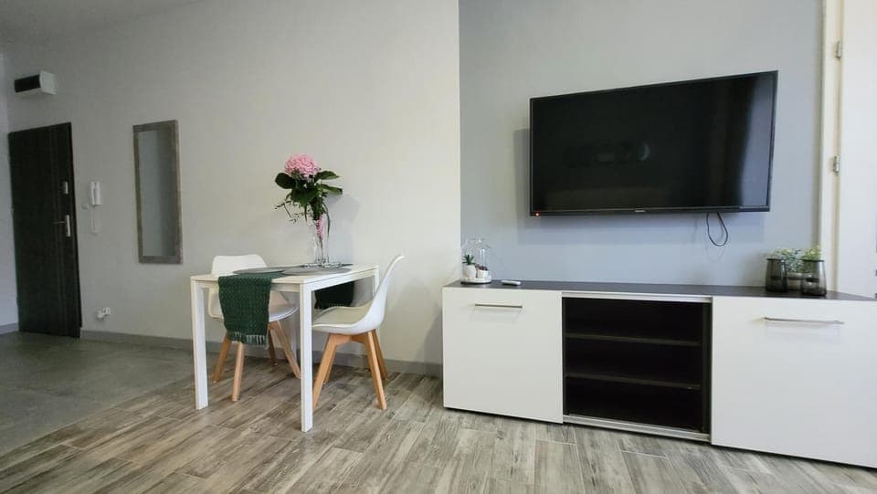 Communal lounge/ TV room, TV and multimedia, Kitchen or kitchenette, Dining area, Evening entertainment