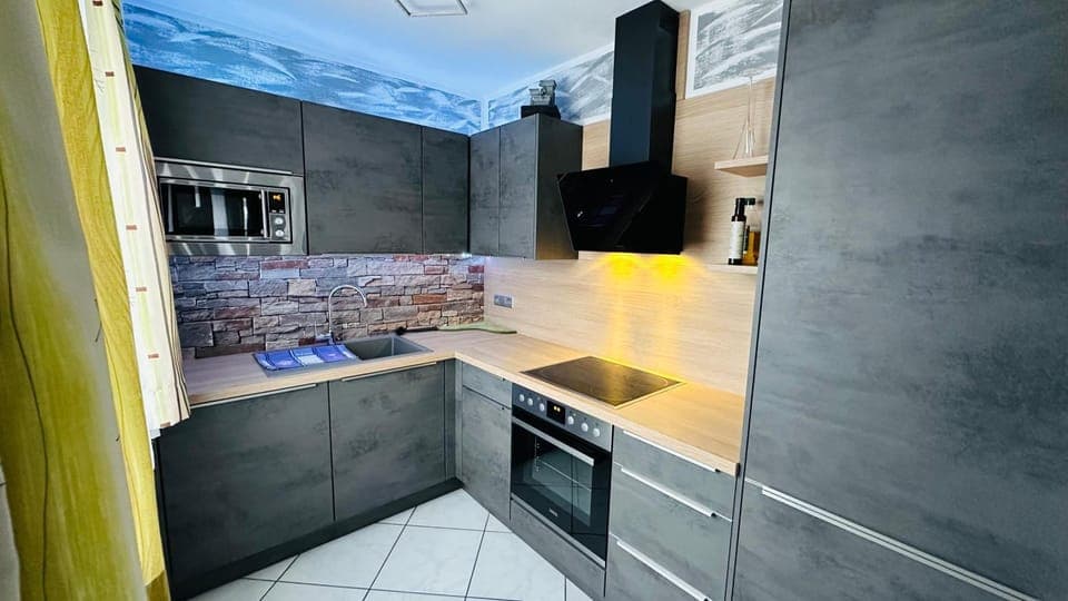 Kitchen or kitchenette