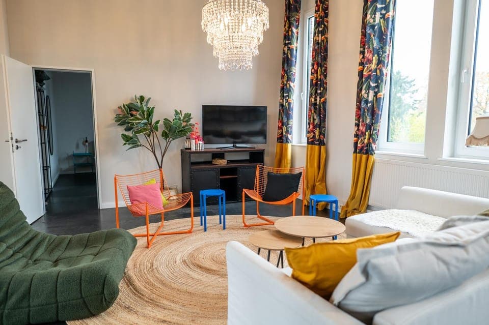 TV and multimedia, Living room, Seating area