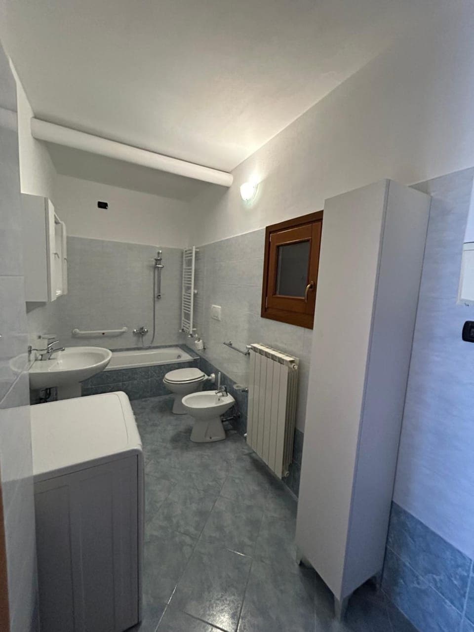 Toilet, Bathroom, Bath, bidet, towels