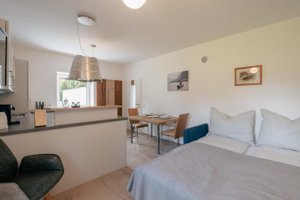 Living room, Photo of the whole room, Seating area, Dining area