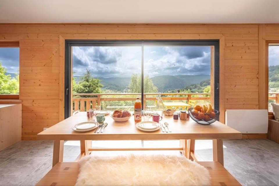 Patio, Natural landscape, View (from property/room), Balcony/Terrace, Living room, Dining area, Mountain view