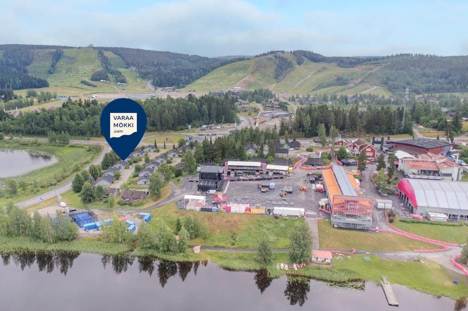 Day, Neighbourhood, Natural landscape, Bird's eye view, Lake view, Location