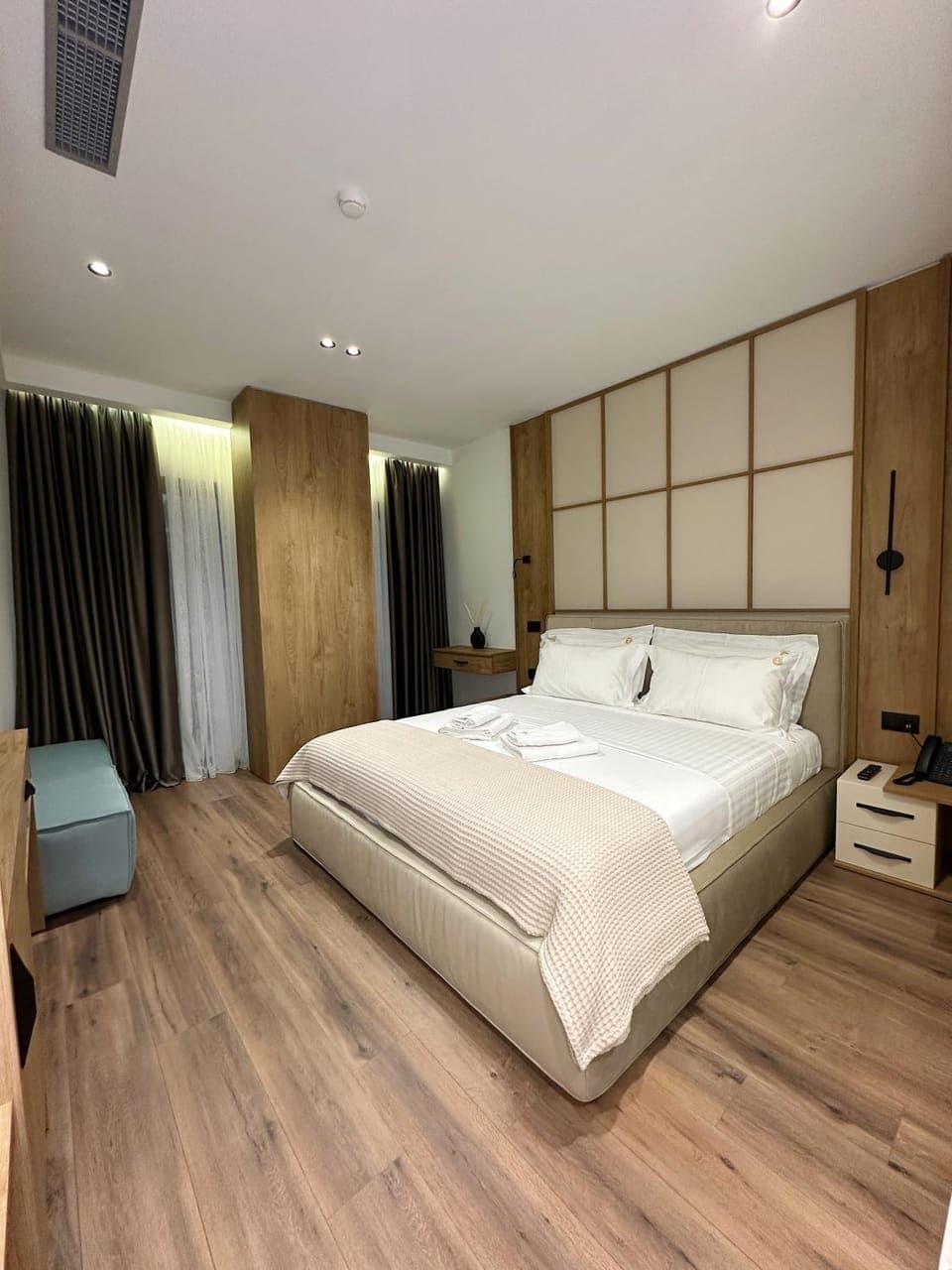 Bed, Photo of the whole room, Bedroom, wardrobe