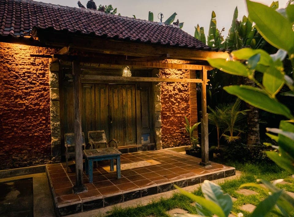 Property building, Garden, Garden view