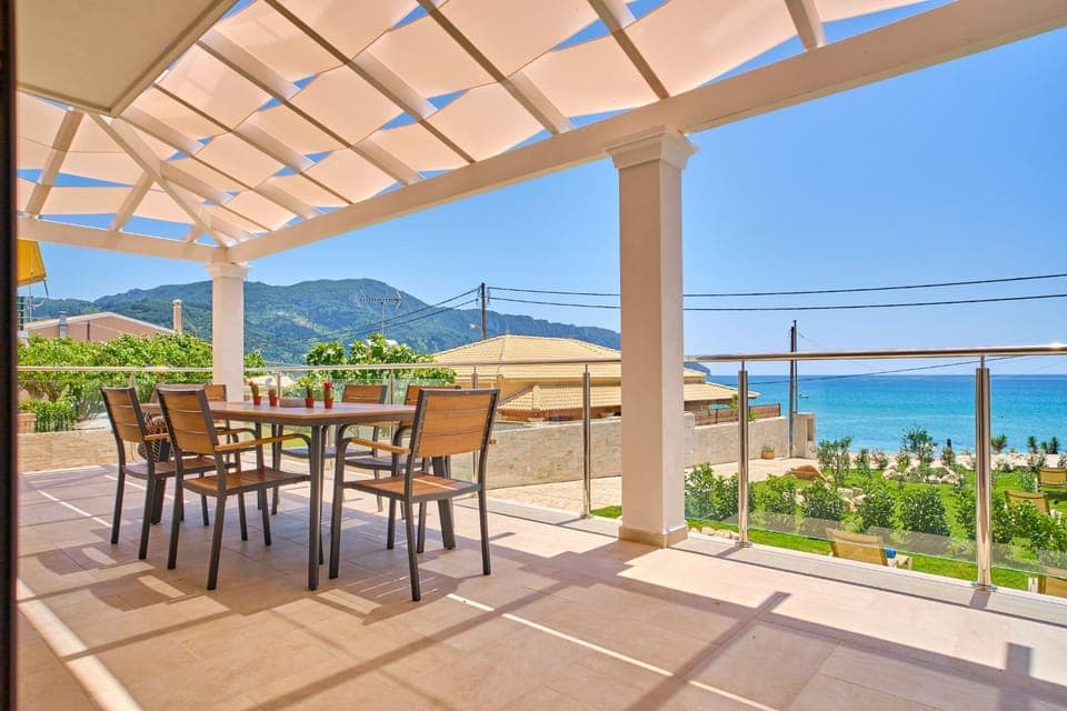 Natural landscape, Balcony/Terrace, Dining area, Sea view