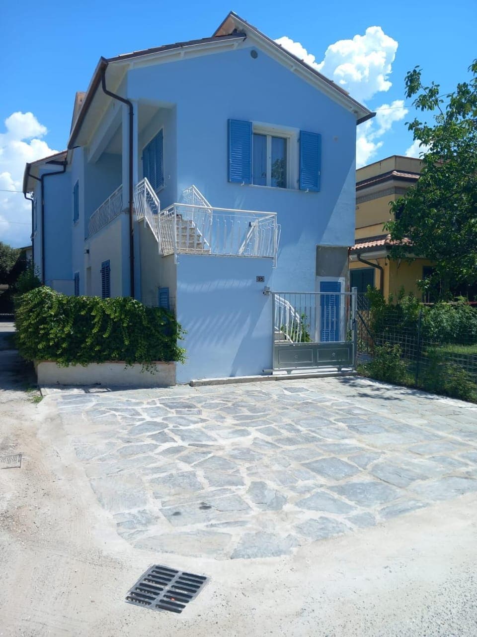 Property building, Day, Neighbourhood, Street view