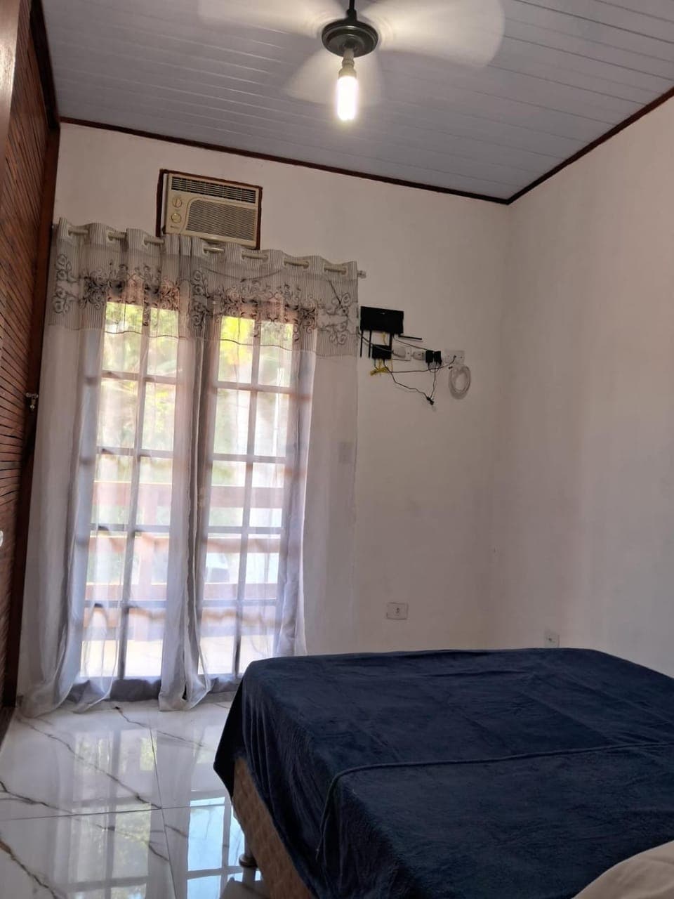 Bed, Bedroom, air conditioner