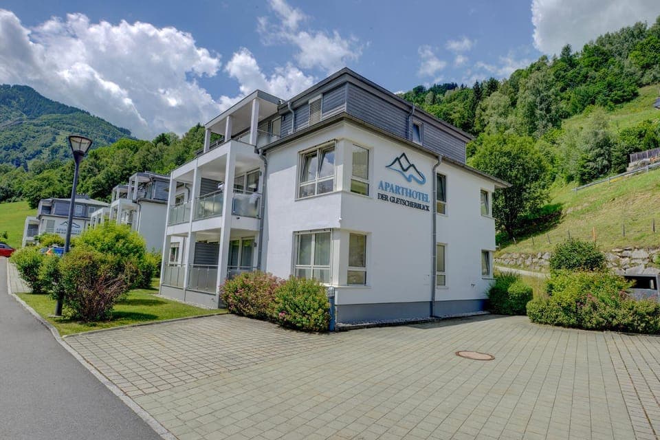 Property building, Day, Natural landscape, Mountain view