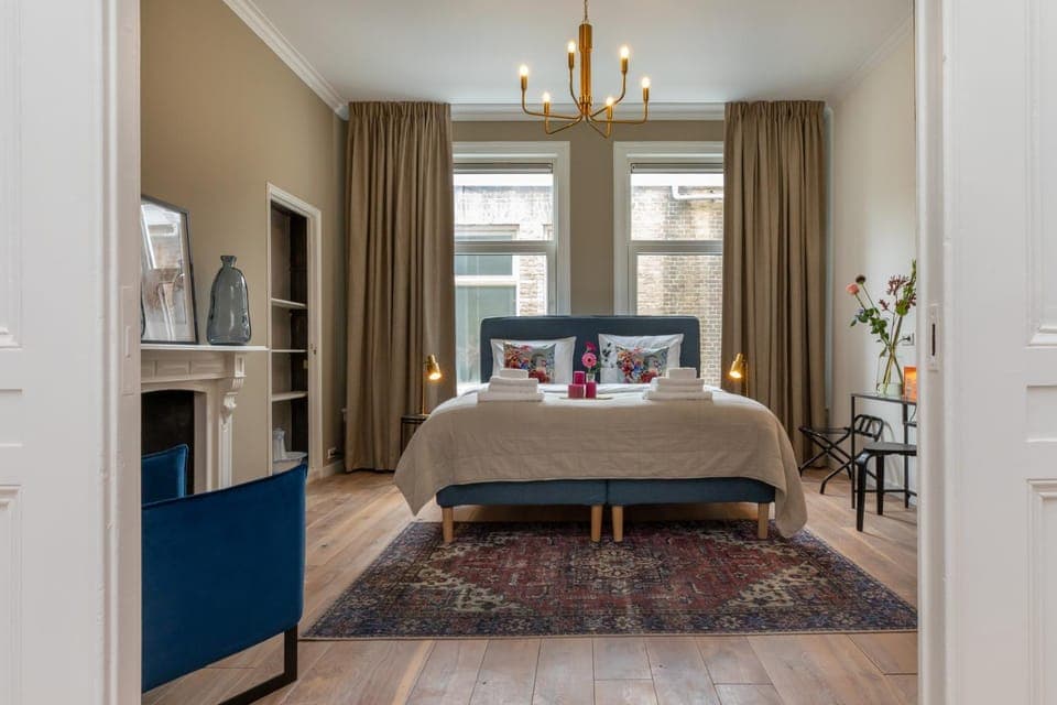 Bed, Photo of the whole room, Bedroom