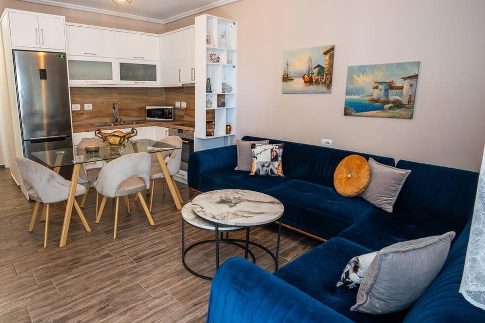 Kitchen or kitchenette, Living room, Seating area, Dining area, minibar, pet friendly, stove