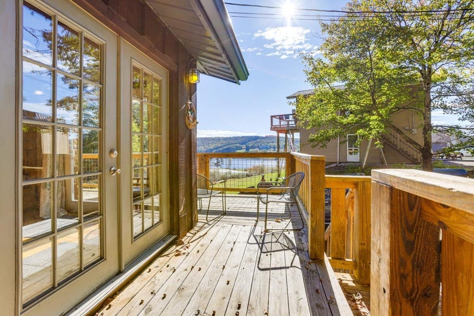 Walk to Alpine Lake: Terra Alta Cabin w/ Deck Cabin in Shenandoah Valley