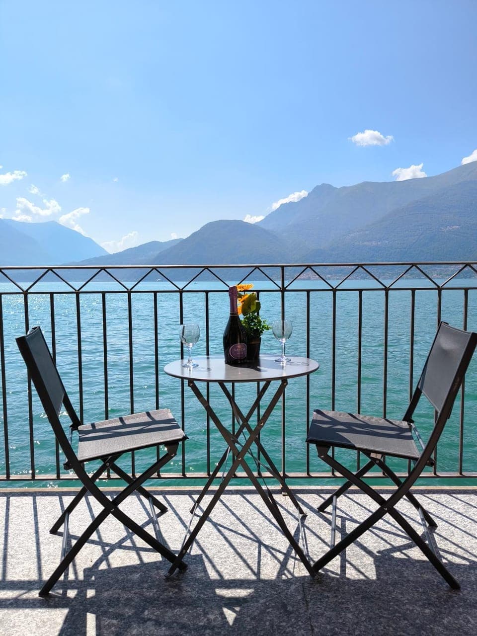 Day, Natural landscape, View (from property/room), Balcony/Terrace, Lake view, Mountain view