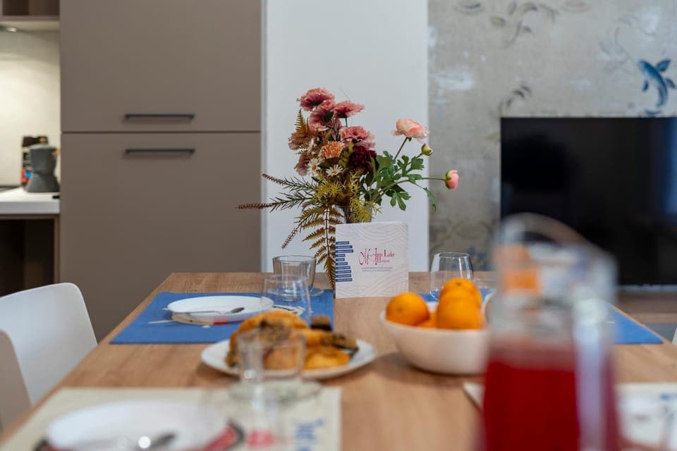 TV and multimedia, Kitchen or kitchenette, Dining area