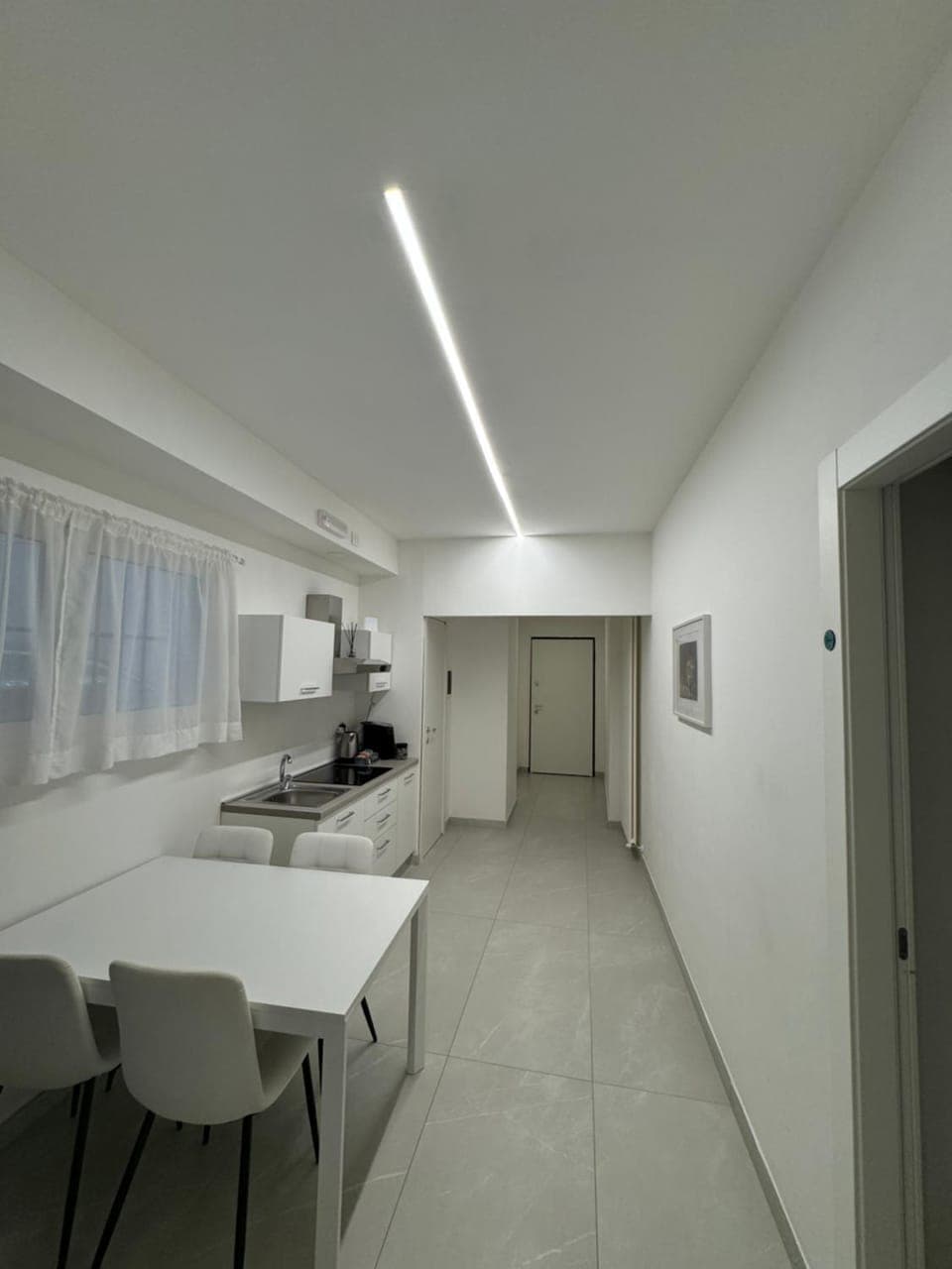 Kitchen or kitchenette, Dining area, stove