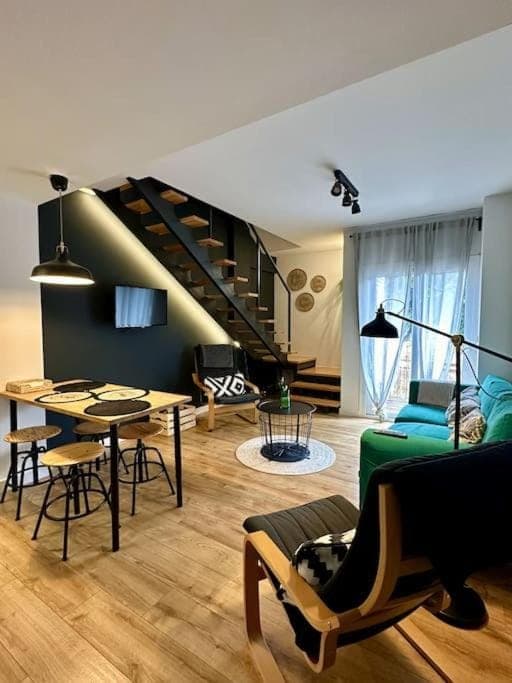 Living room, Dining area