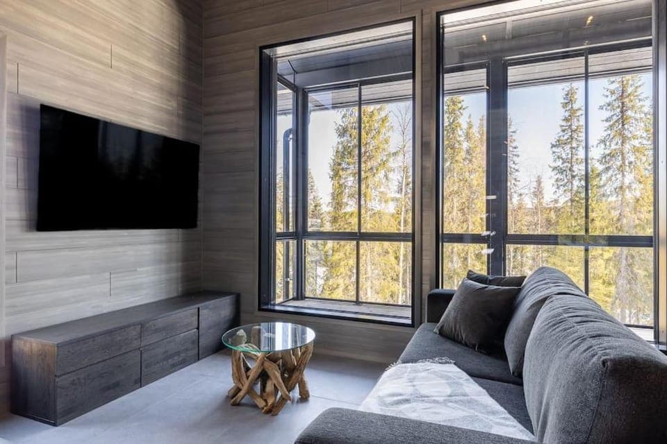 Communal lounge/ TV room, TV and multimedia, Living room, Seating area