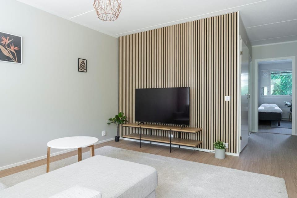 Renovated 3 bedroom family apartment with sauna and parking Apartment in Helsinki