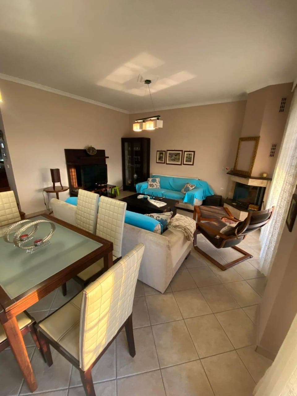 Living room, Dining area