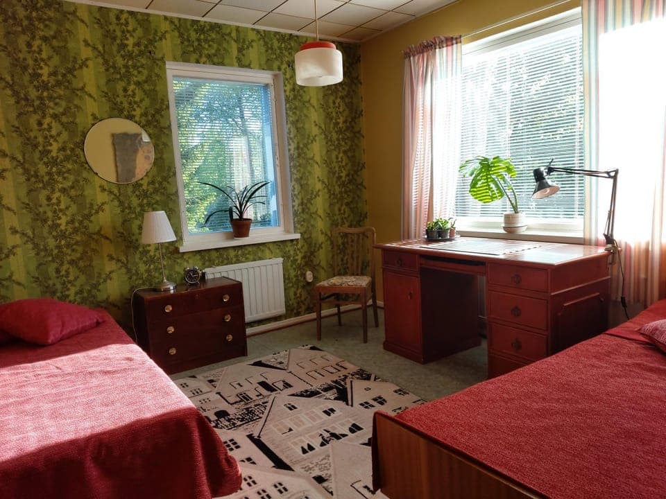 Photo of the whole room, Bedroom