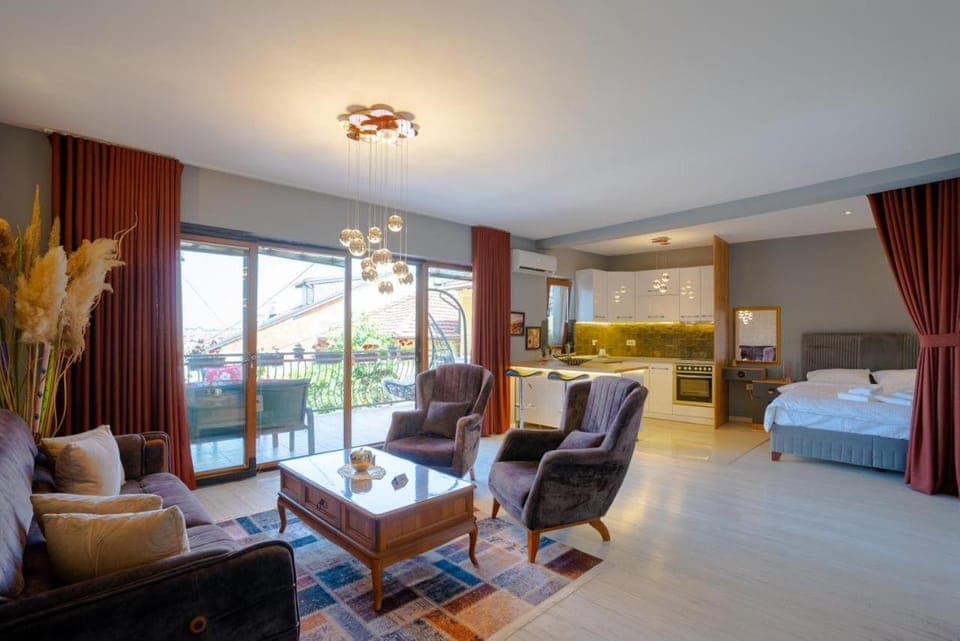 Bed, Living room, Photo of the whole room, Seating area, Bedroom