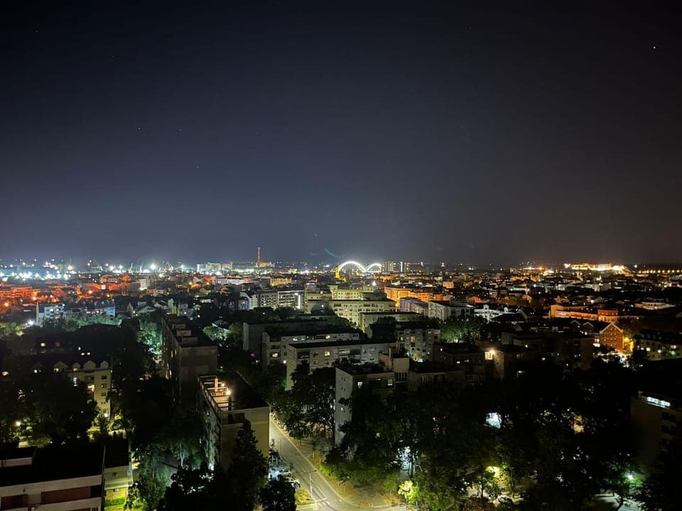 Night, Neighbourhood, Bird's eye view, View (from property/room), View (from property/room), City view, City view, Landmark view, Quiet street view, pet friendly