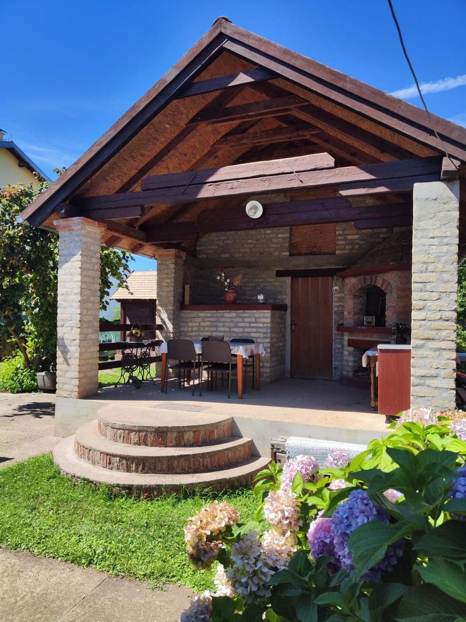 BBQ facilities, Garden