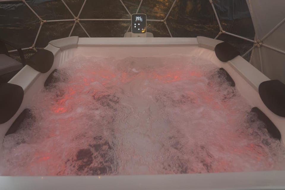 Hot Tub, TV and multimedia