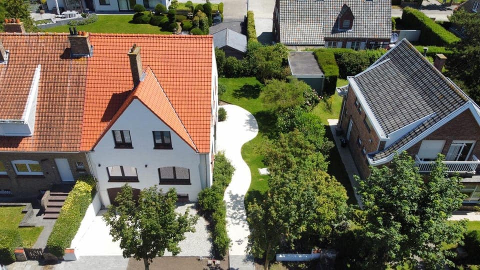 Property building, Bird's eye view, Garden, Garden view, Location