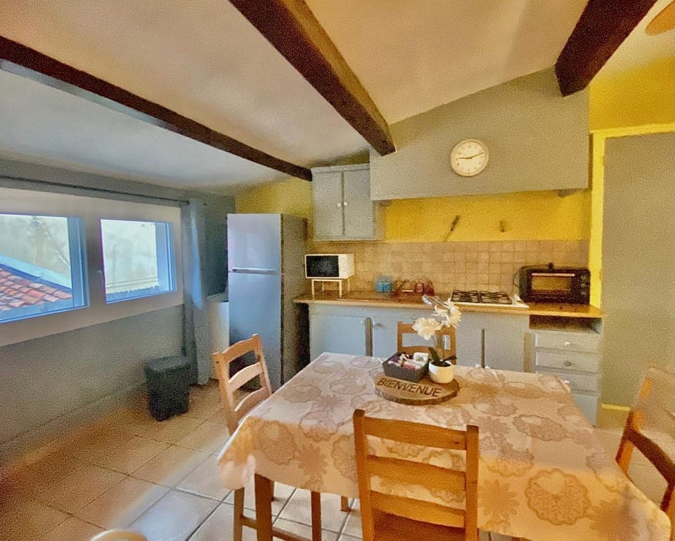 Kitchen or kitchenette, Dining area, oven, pet friendly, stove, toaster