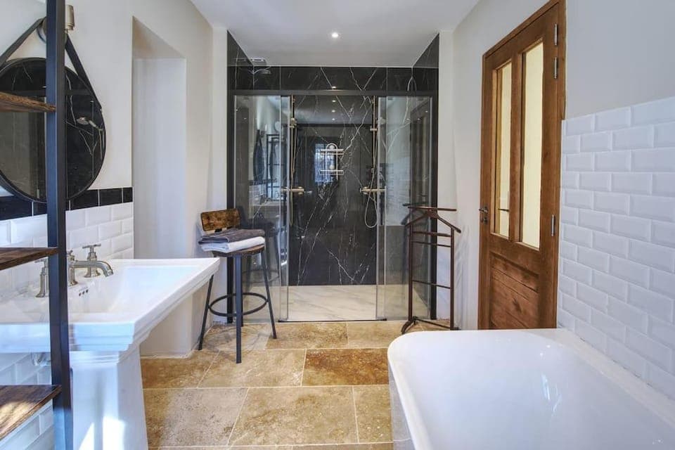 Shower, Bathroom, Bedroom, Bath