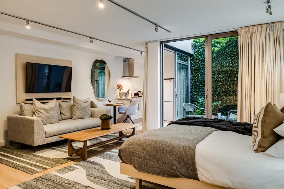 Living room, Seating area