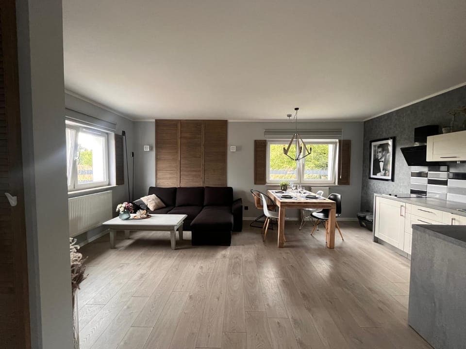 Kitchen or kitchenette, Living room