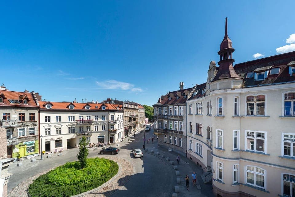 Property building, Neighbourhood, City view, Street view, Location