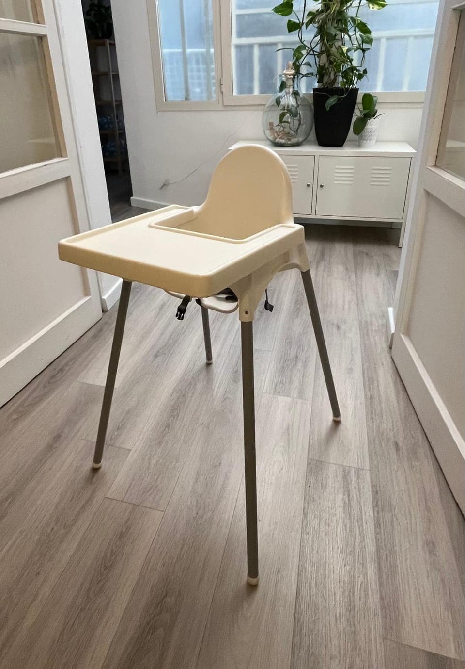 Dining area, young children, Family