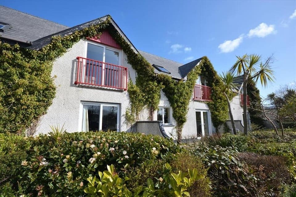 Rathlin Apartment - 2 Bedroom with Hot Tub Apartment in Ballycastle